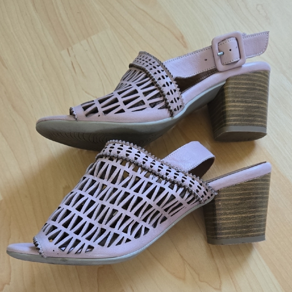 Bueno Mauve Cutout Sandals - Picture 2 of 6